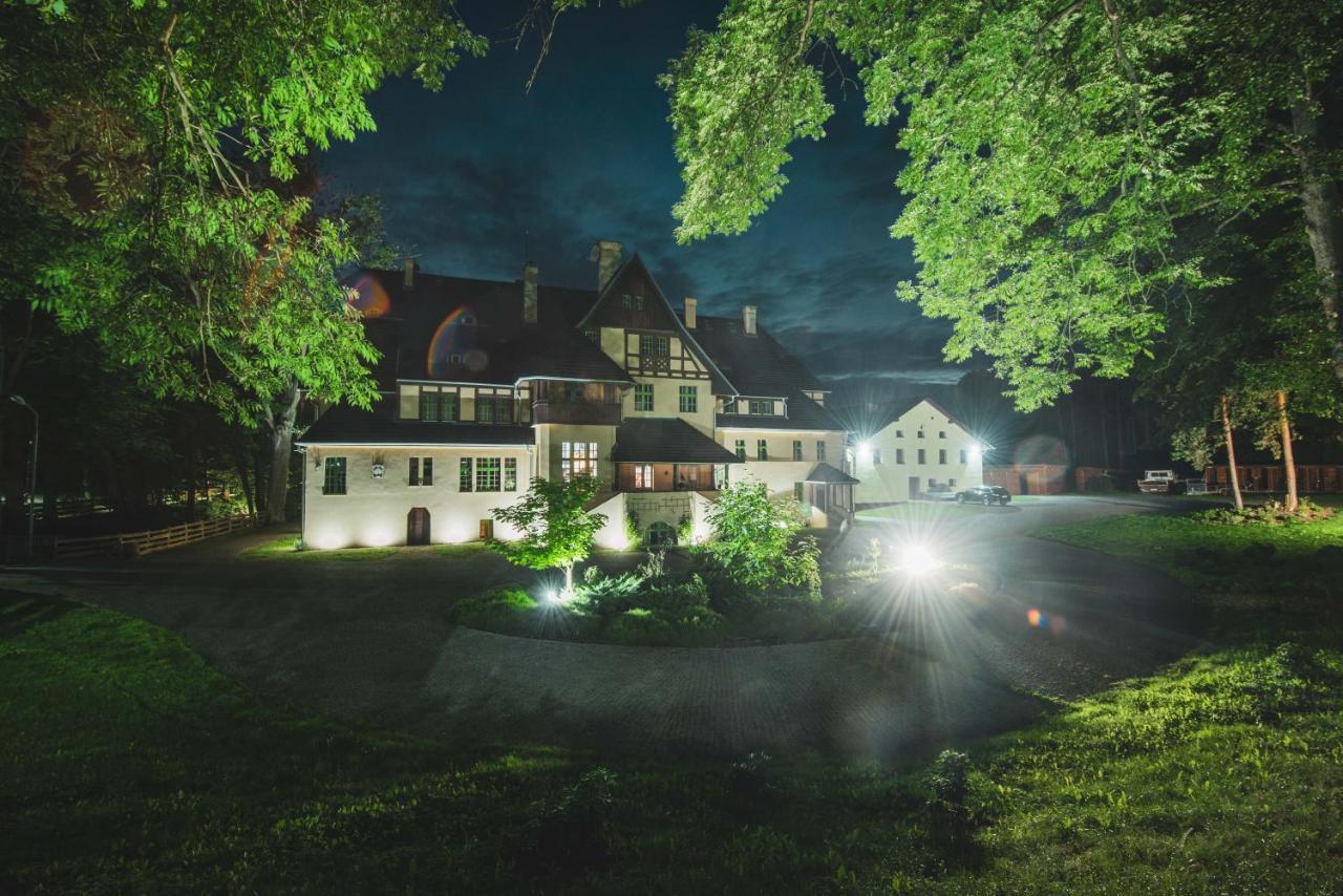Zamek Bozejow Radomierowice